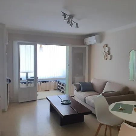 Joli T2 Bord De A 2mn Du Marche De Sanary Appartement