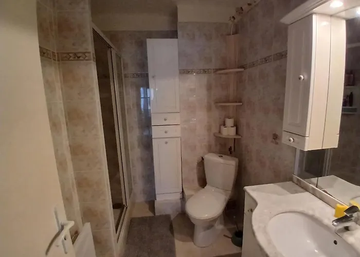 Joli T2 Bord De A 2mn Du Marche De Sanary Clim Parking Apartment Six-Fours-les-Plages